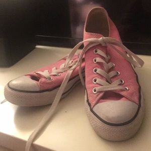 Pink Converse🌸